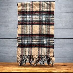 Johnstons of Elgin Lambswool Tartan Plaid Scarf Beige Red Black‎ Fringe Scotland